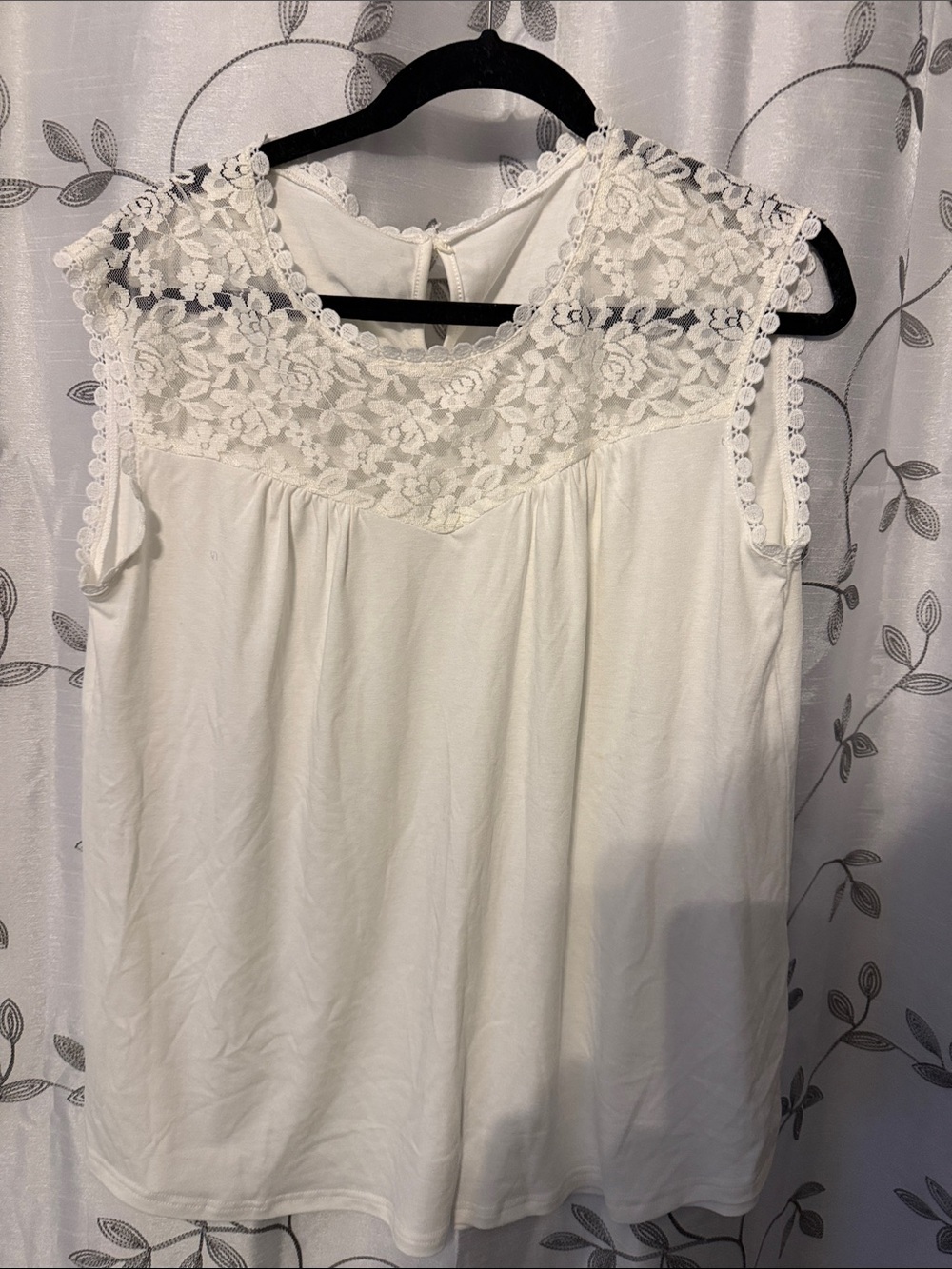 Source Unknown White Lace Yoke Sleeveless Camisole
